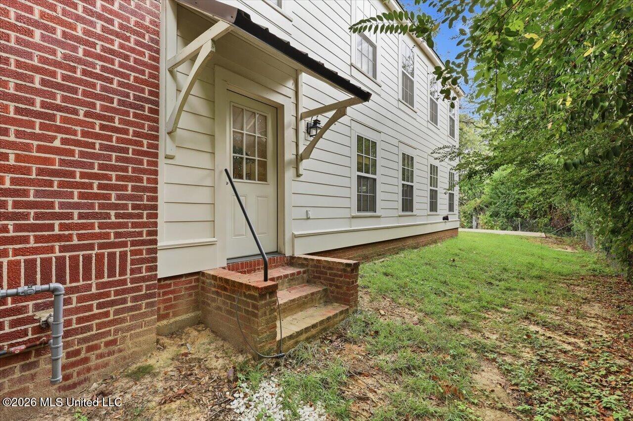 203 Jefferson Street Property Photo 33