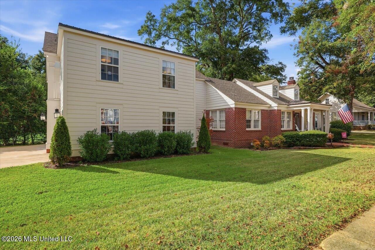 203 Jefferson Street Property Photo 38