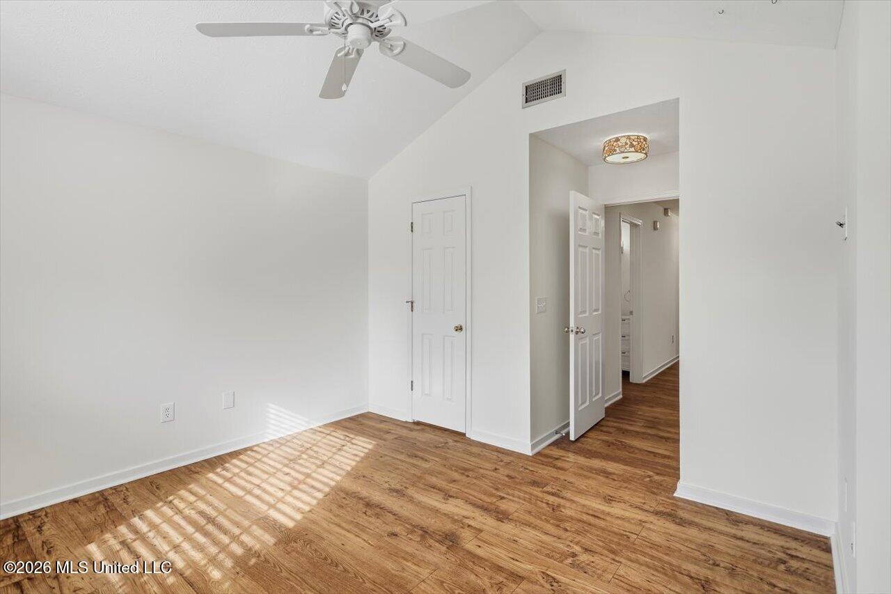 213 Twin Property Photo 18