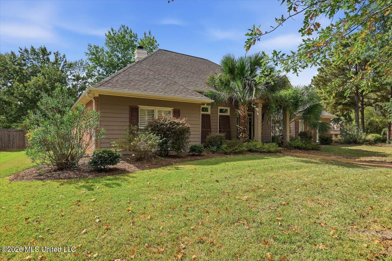 206 Hillside Street Property Photo 3