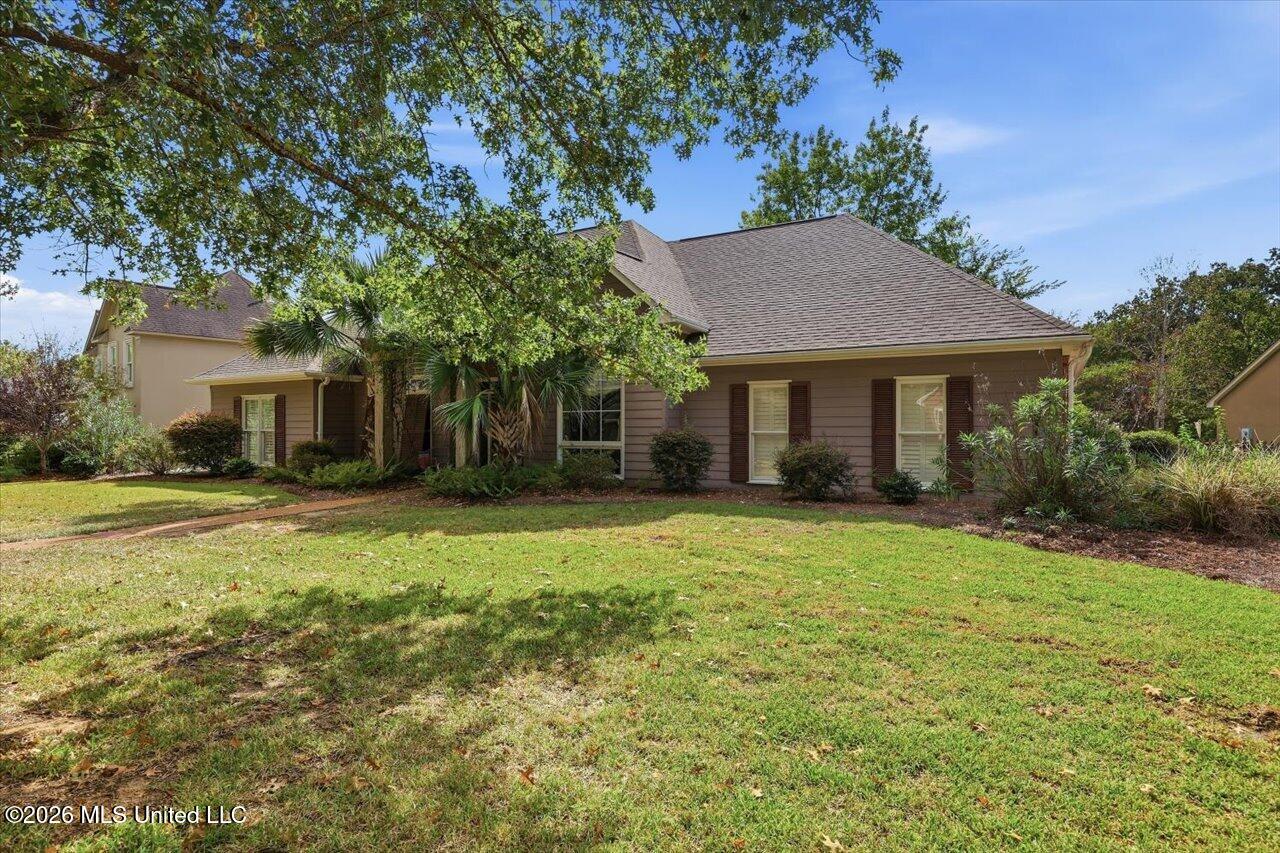 206 Hillside Street Property Photo 4