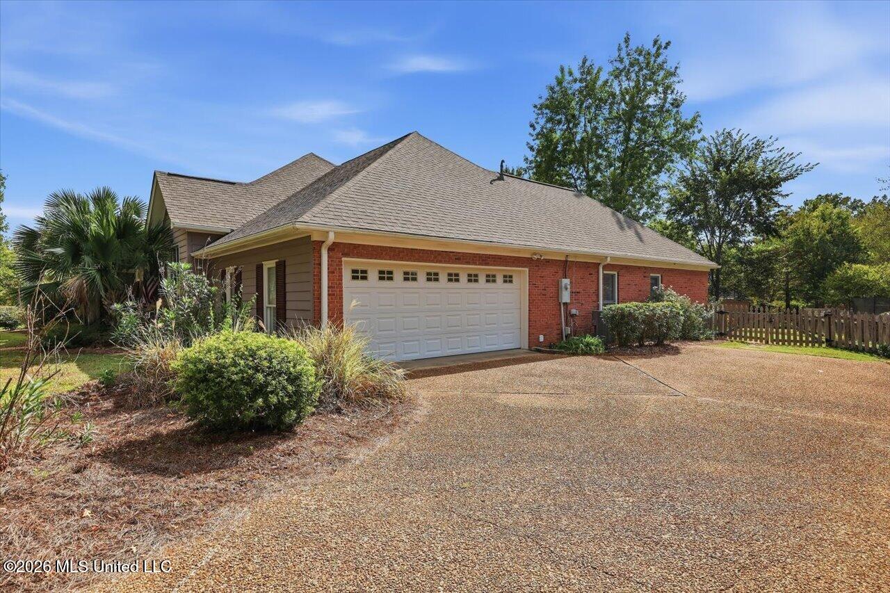 206 Hillside Street Property Photo 5