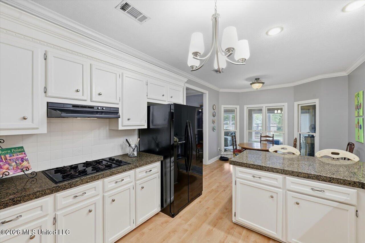 206 Hillside Street Property Photo 14