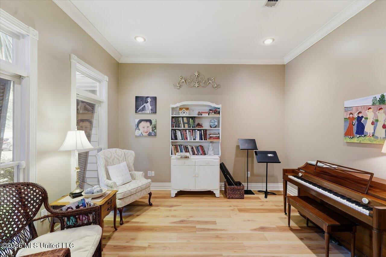 206 Hillside Street Property Photo 19