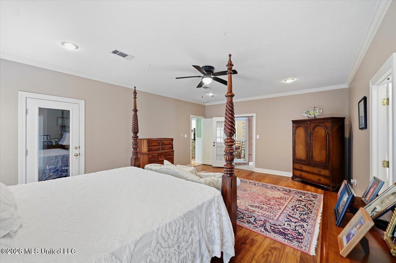 206 Hillside Street Property Photo 22