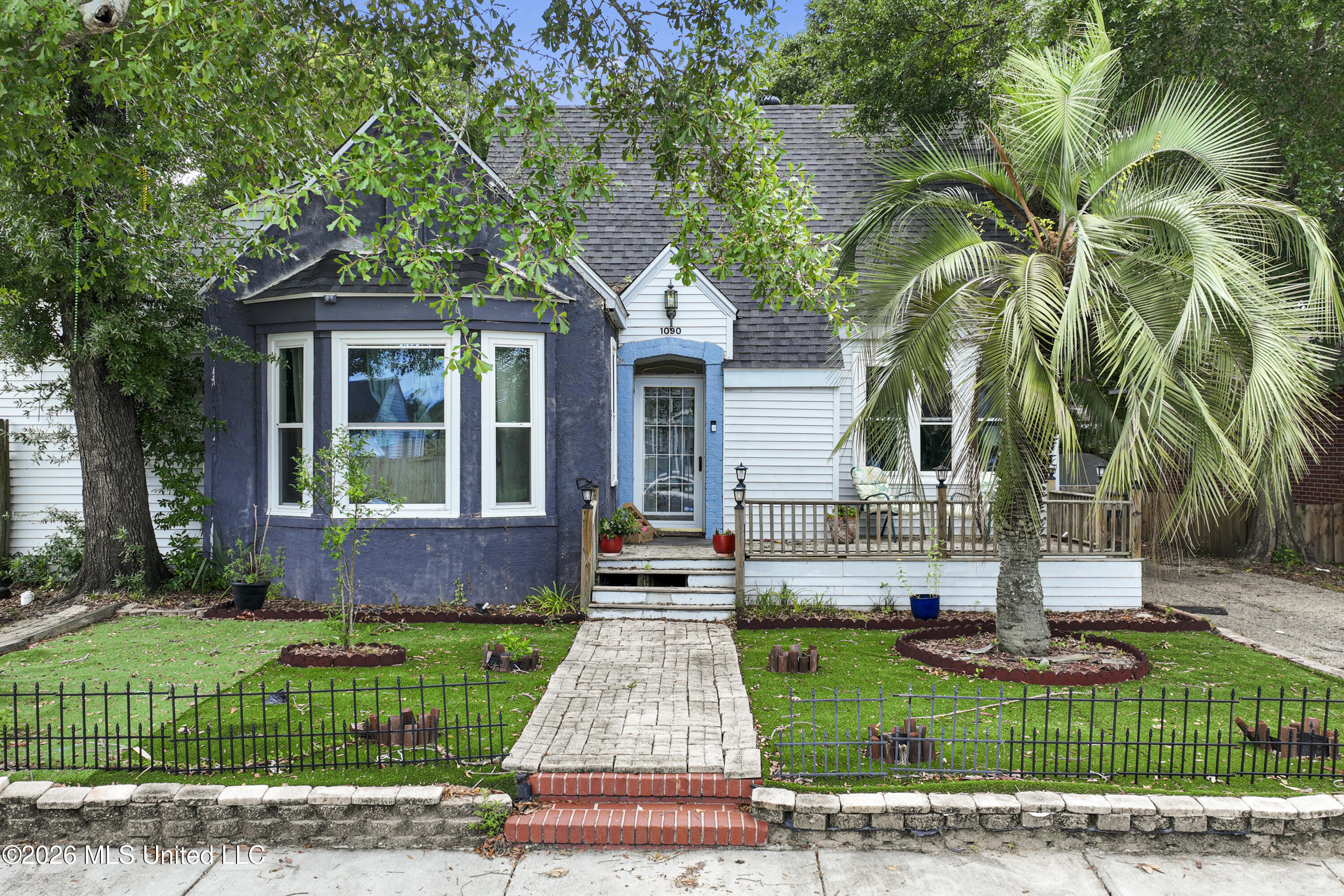 1090 Cherokee Street Property Photo 1