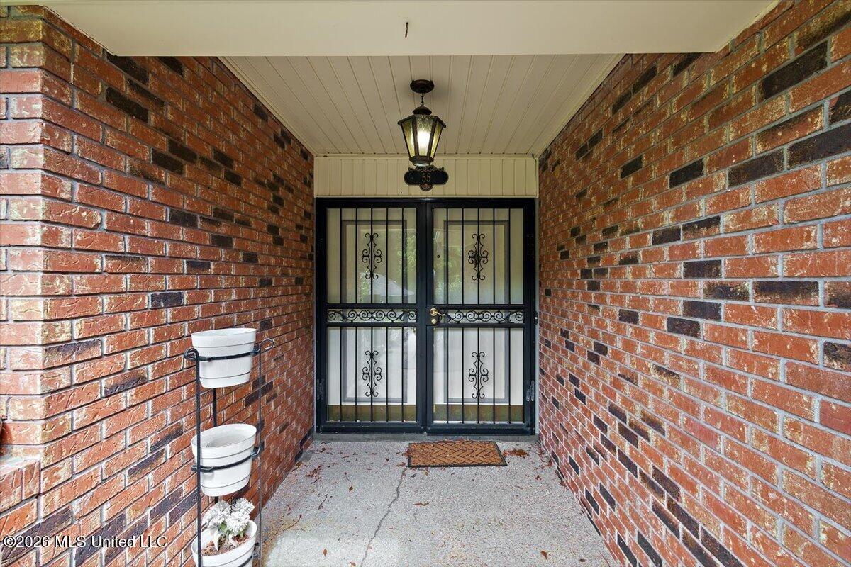 55 Sunline Drive Property Photo 4