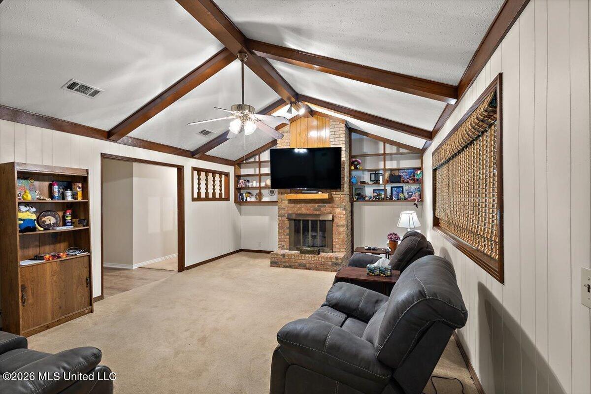 55 Sunline Drive Property Photo 8