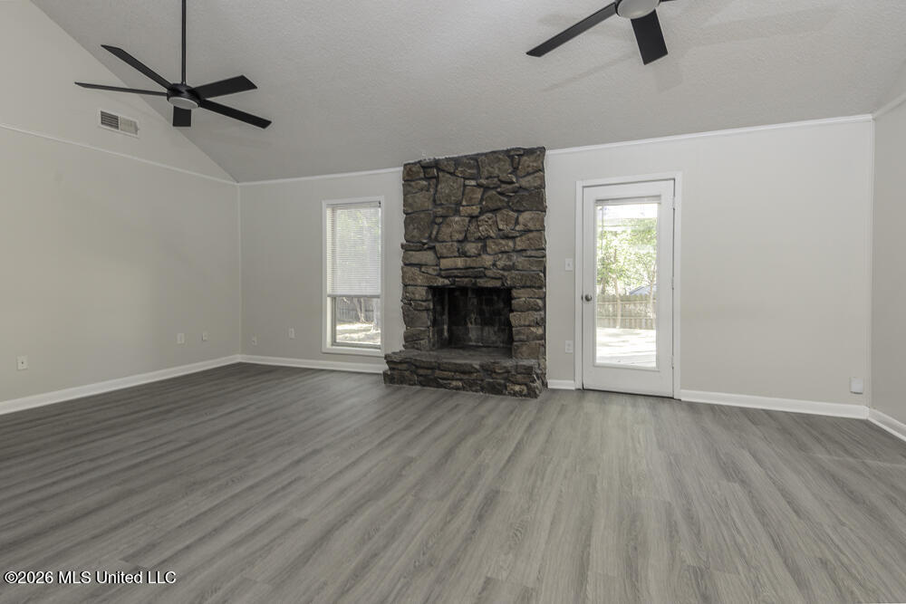 5629 Ridgetop Drive Property Photo 5