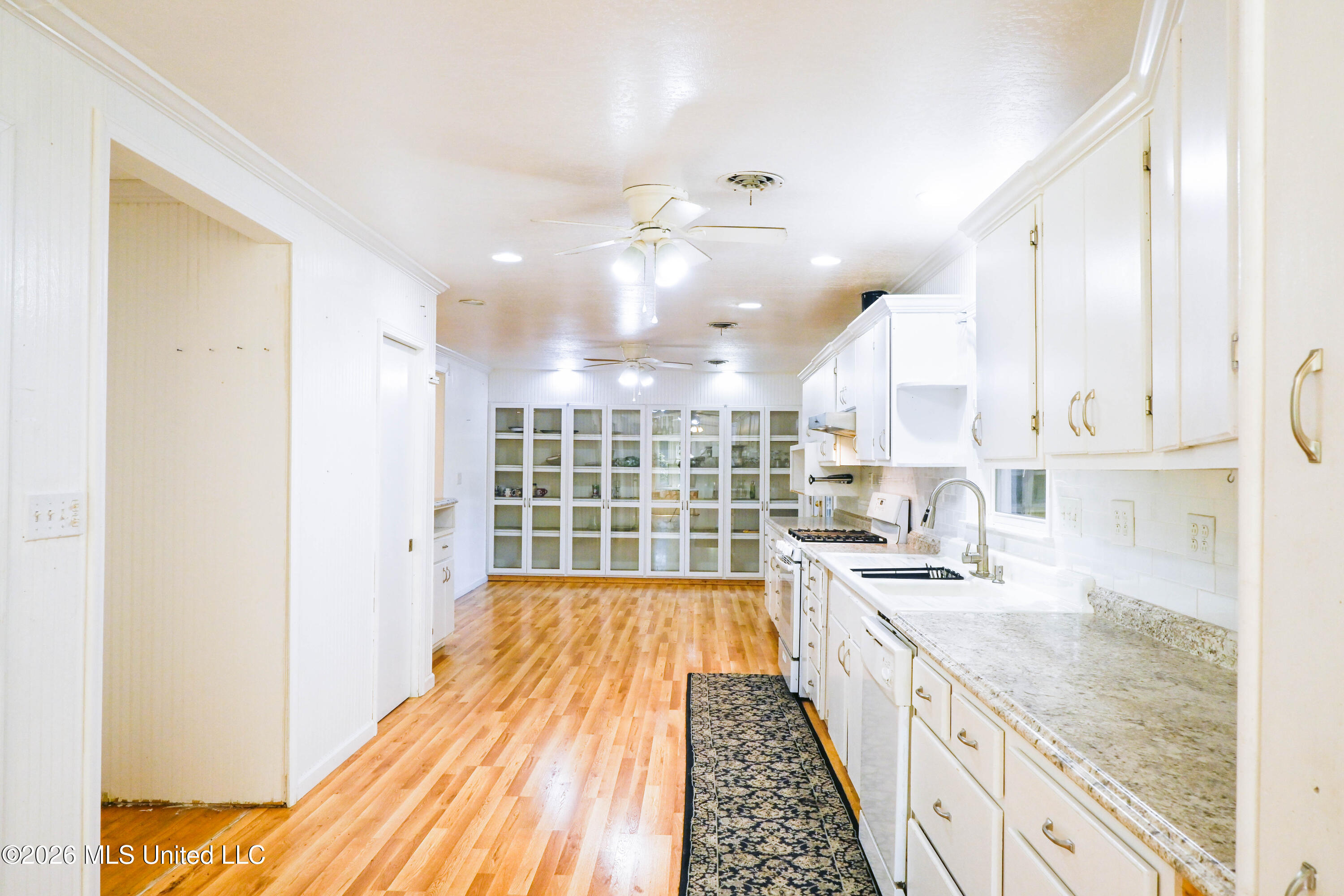 1300 Louisiana Avenue Property Photo 3