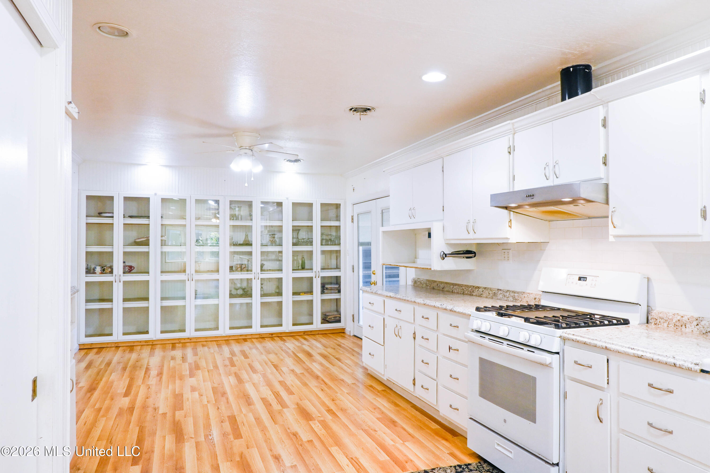 1300 Louisiana Avenue Property Photo 11