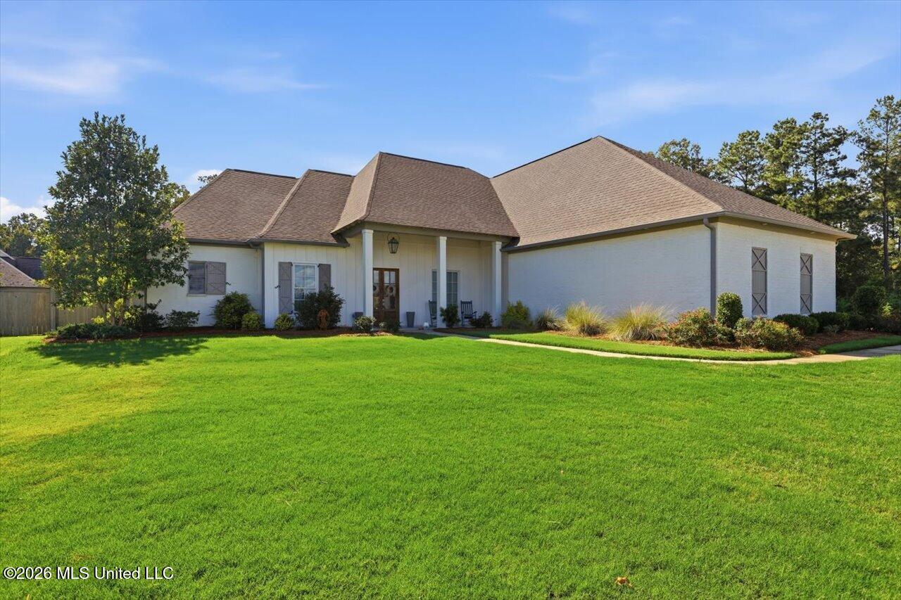 403 W Oak Circle Property Photo 1