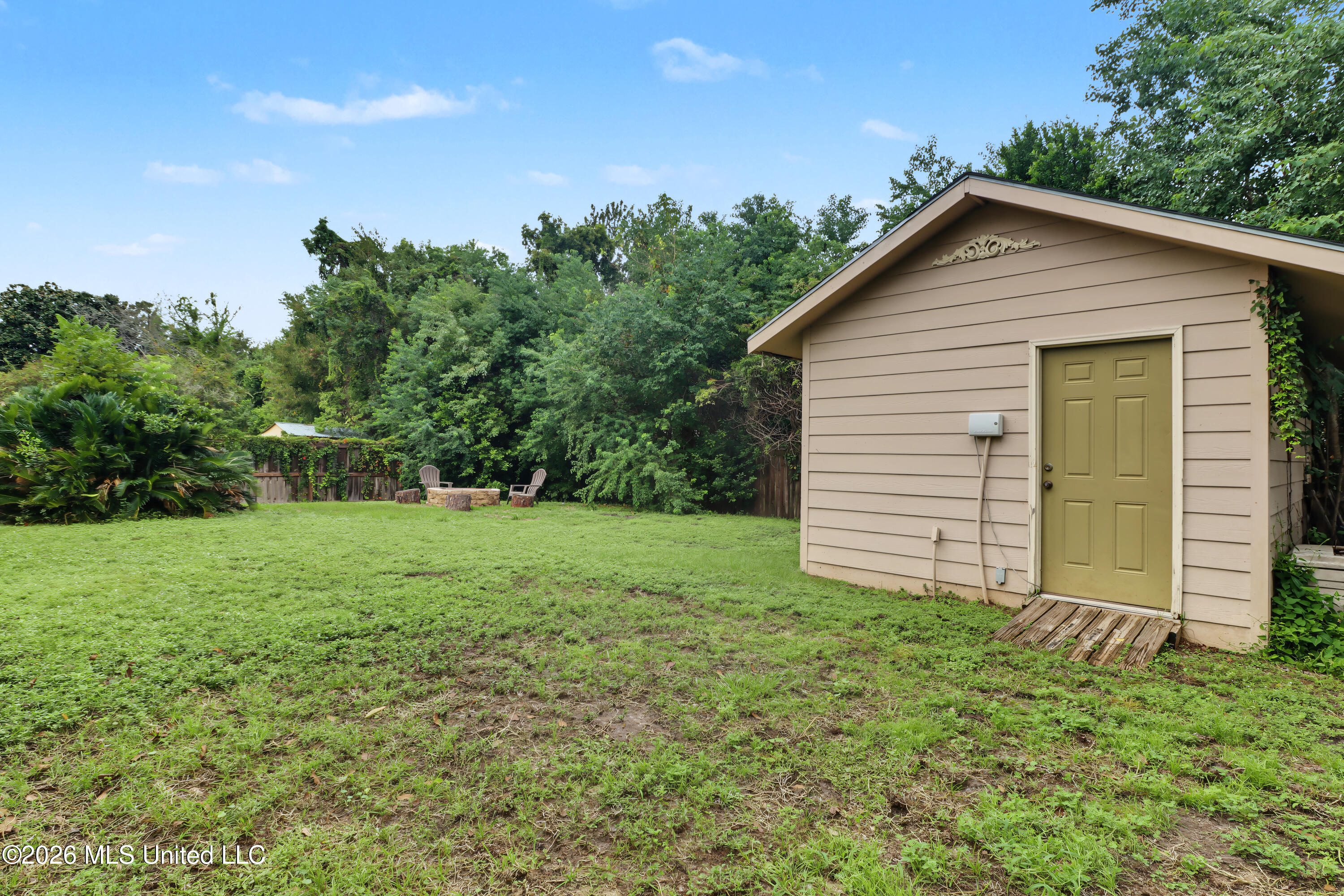 2213 North Street Property Photo 4