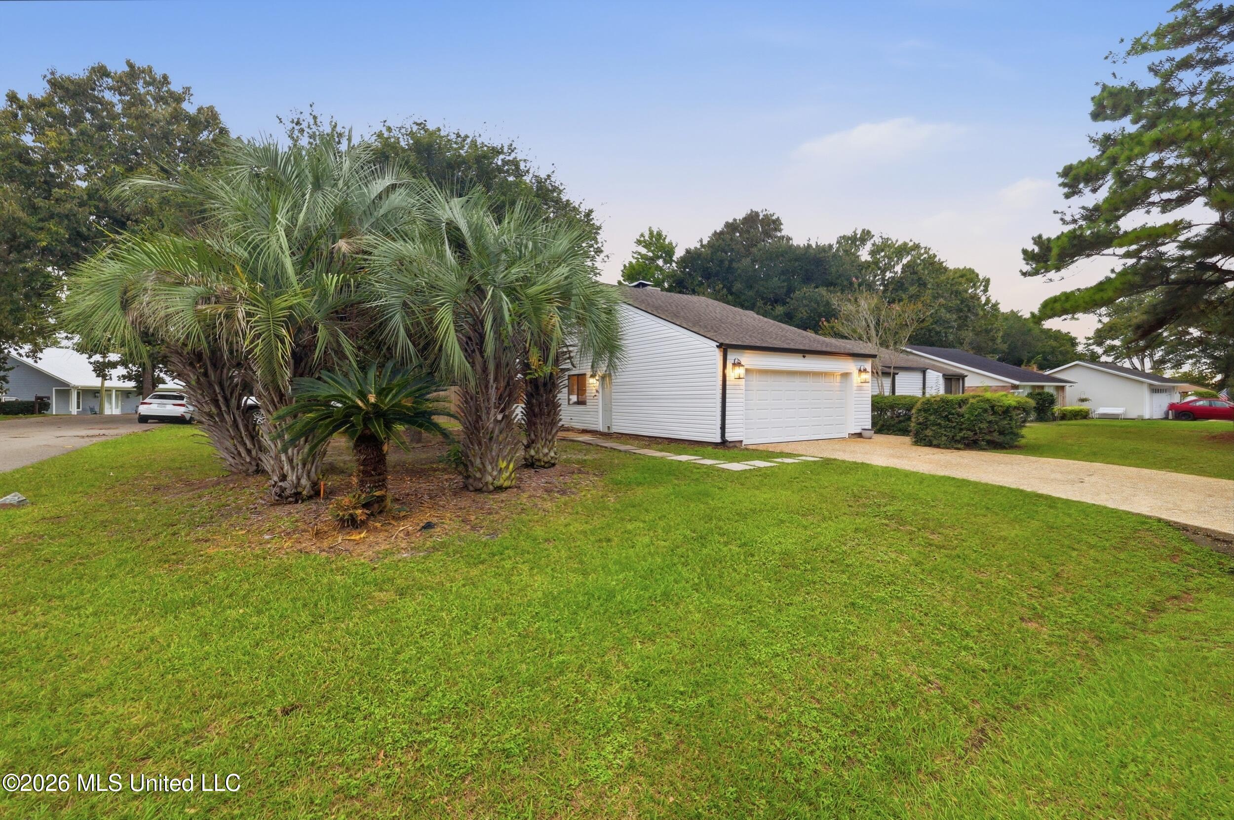 5420 E Diamondhead Drive Property Photo 8