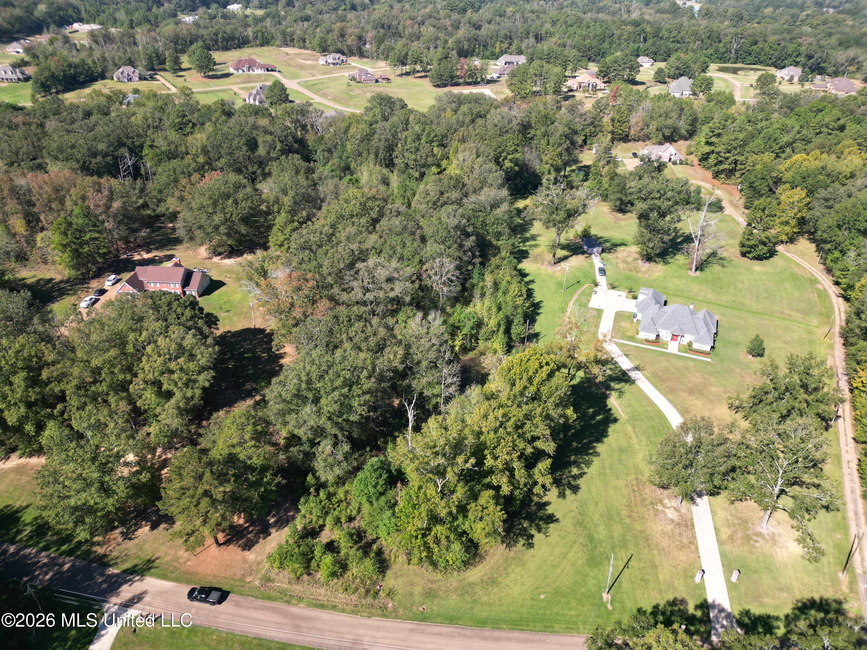 Owens Oak Drive Property Photo 4