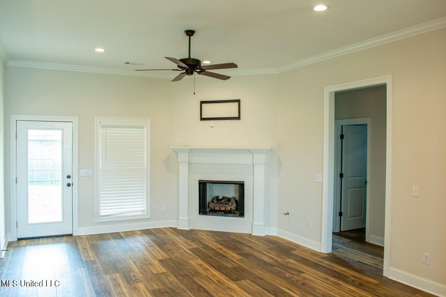 231 Buttonwood Lane Property Photo 7