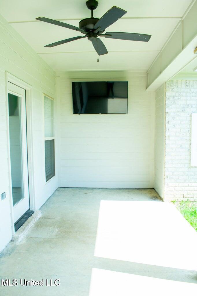 231 Buttonwood Lane Property Photo 20
