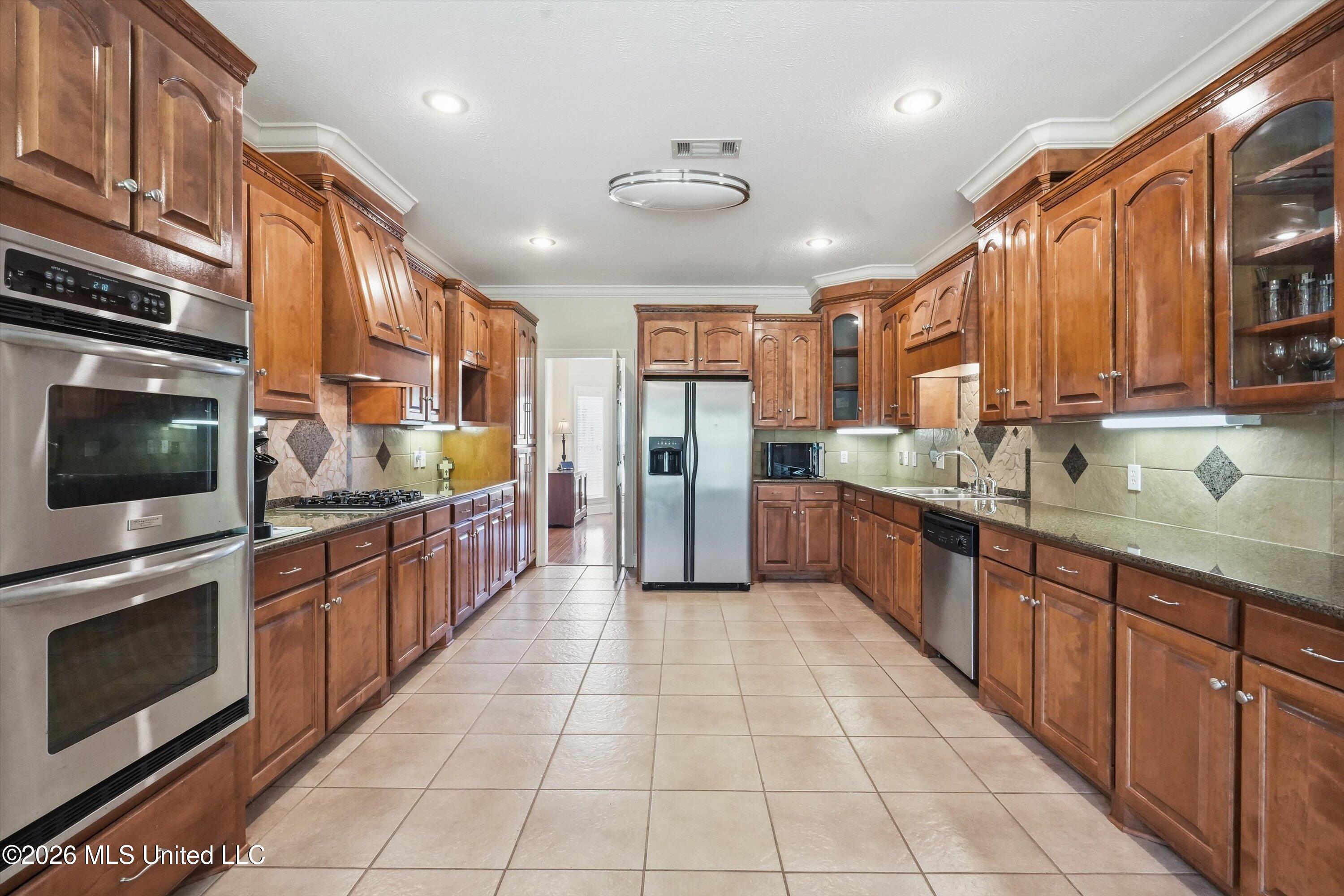 2020 Elizabeth Chapman Drive Property Photo 17