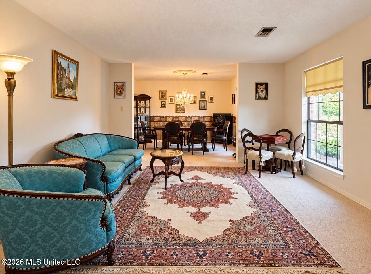 615 E Lakeshore Drive Property Photo 5