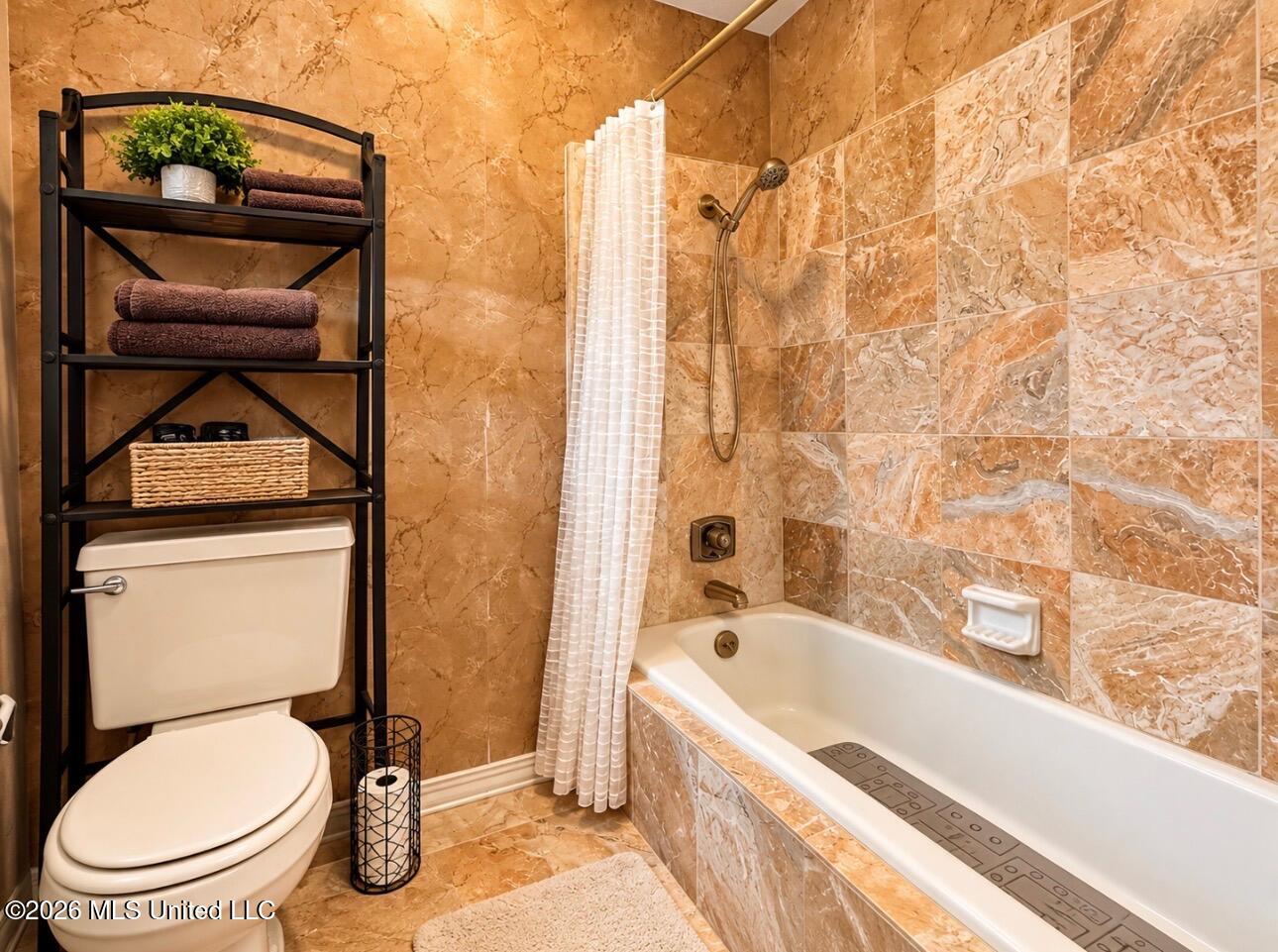 615 E Lakeshore Drive Property Photo 13