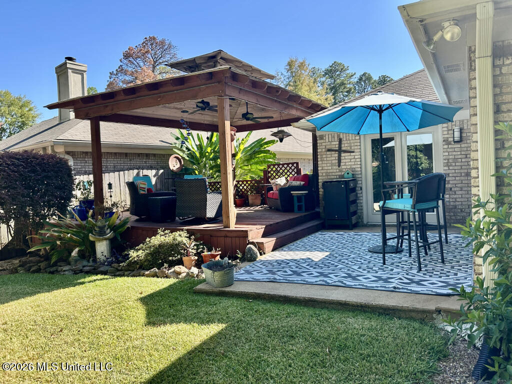 151 Mallard Pointe Drive Property Photo 2