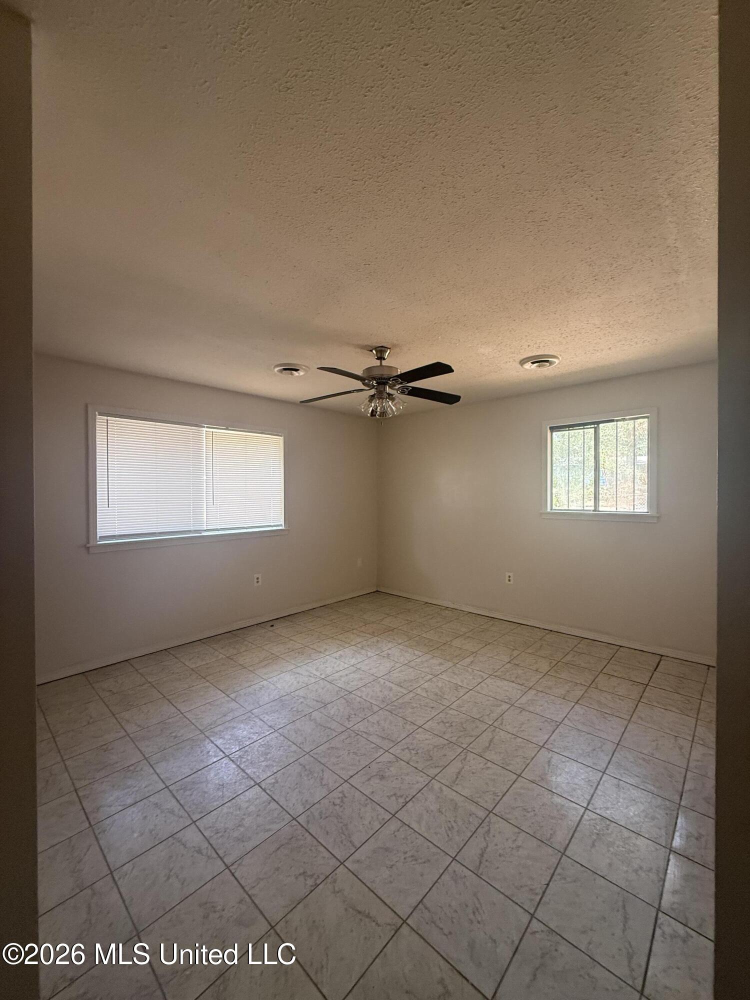 2904 Marwood Drive Property Photo 3