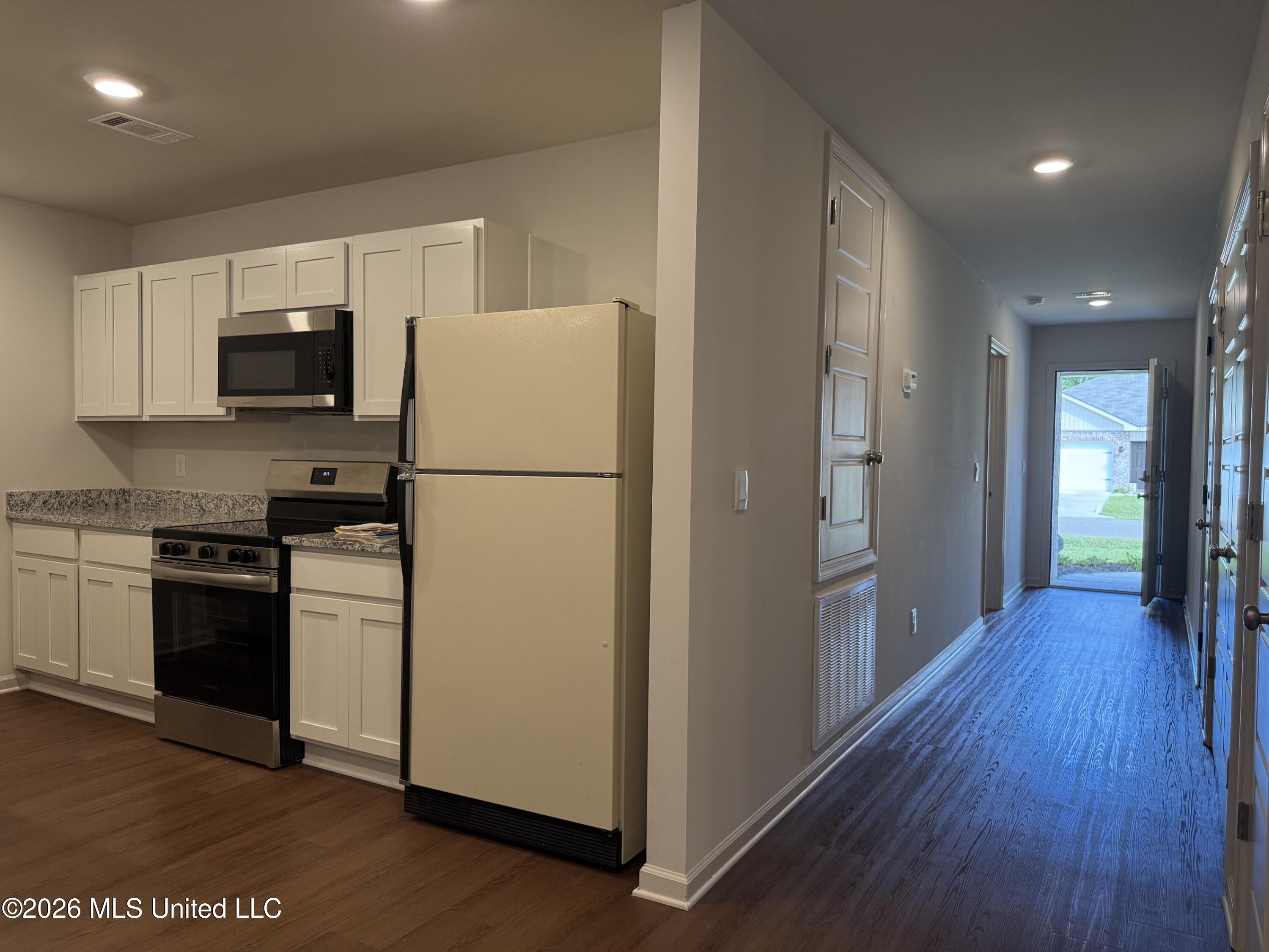 126 Cedar Ridge Boulevard Property Photo 3