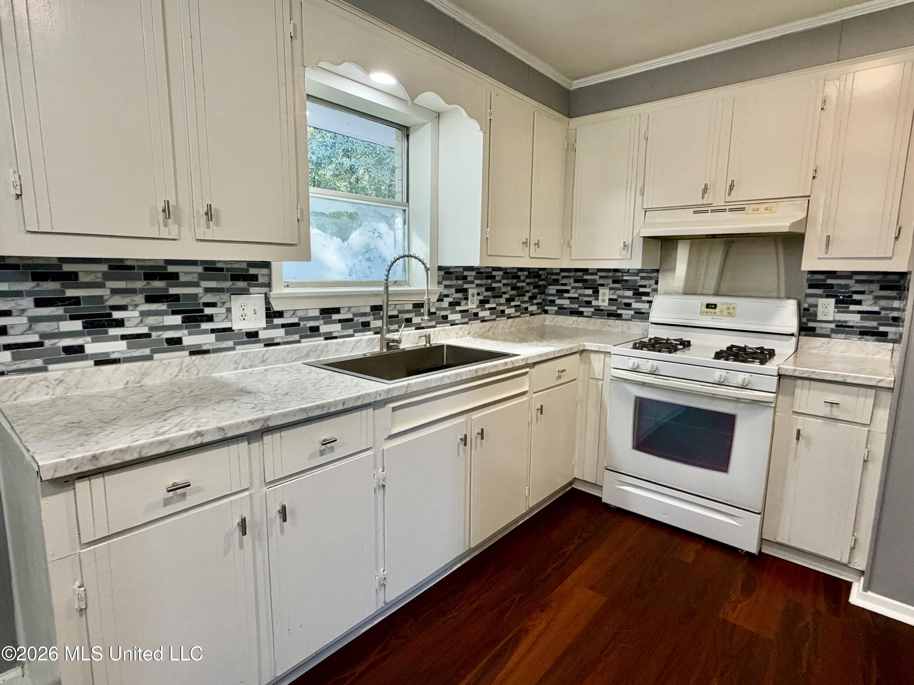 45 Delta Drive Property Photo 6