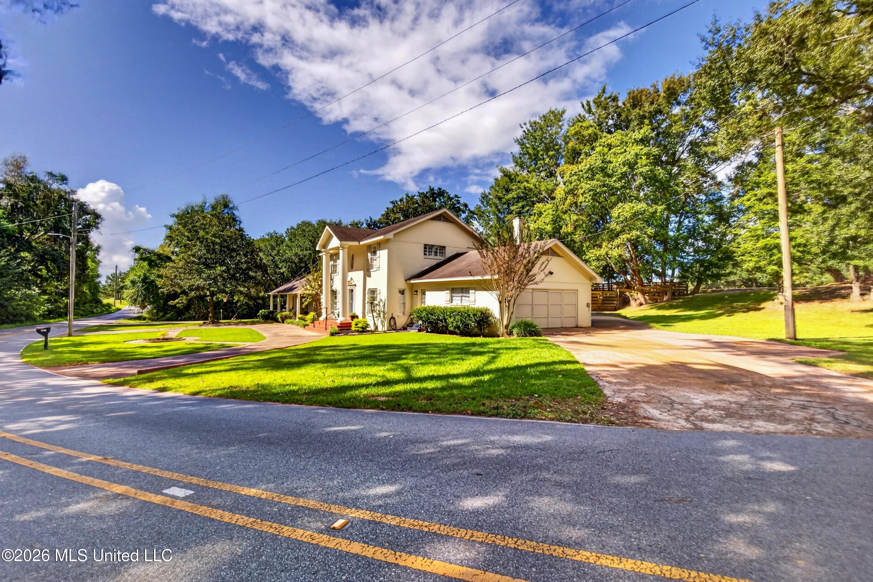 5817 Shore Drive Property Photo 4