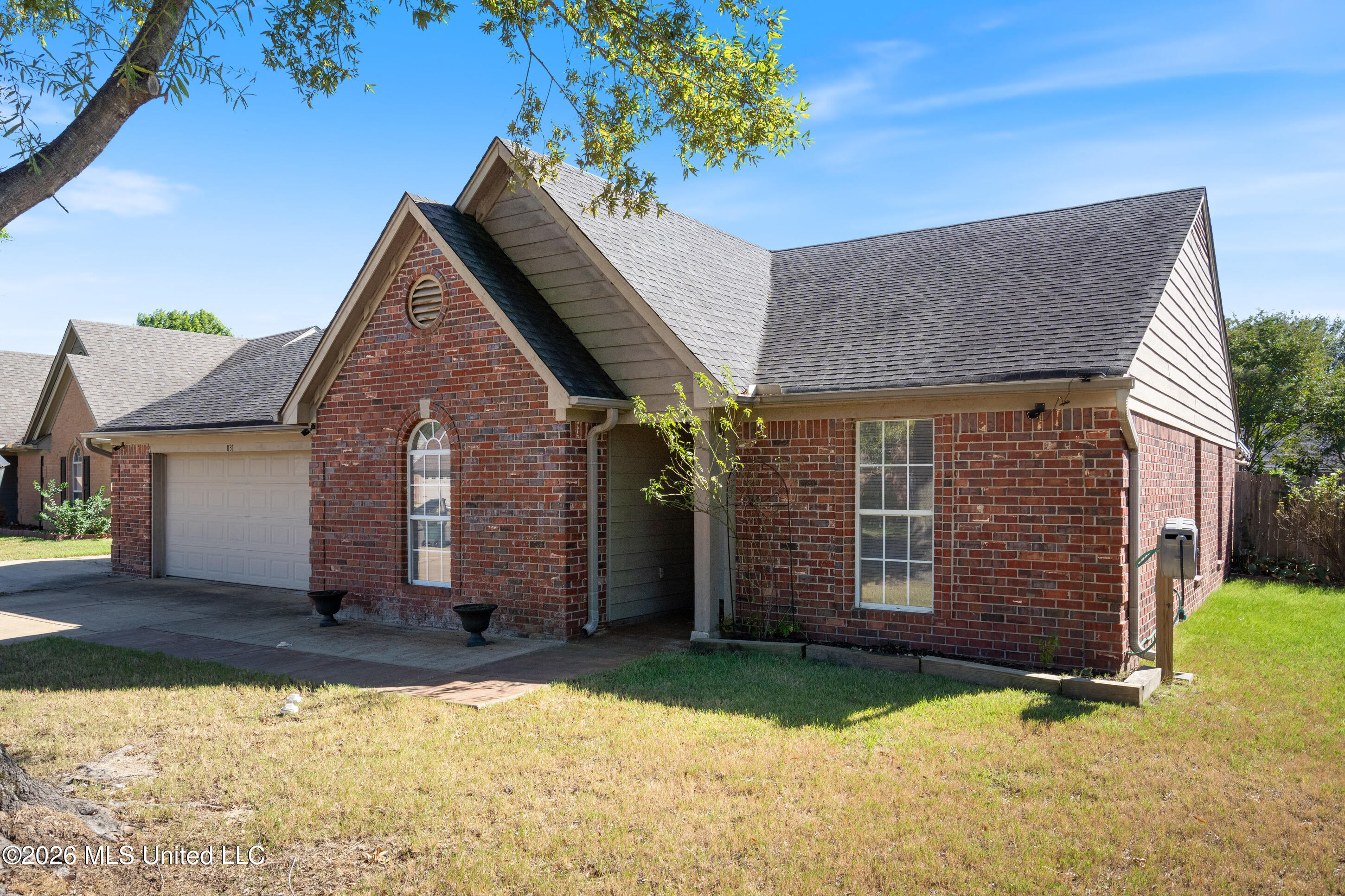 831 Lakemont Drive Property Photo 3