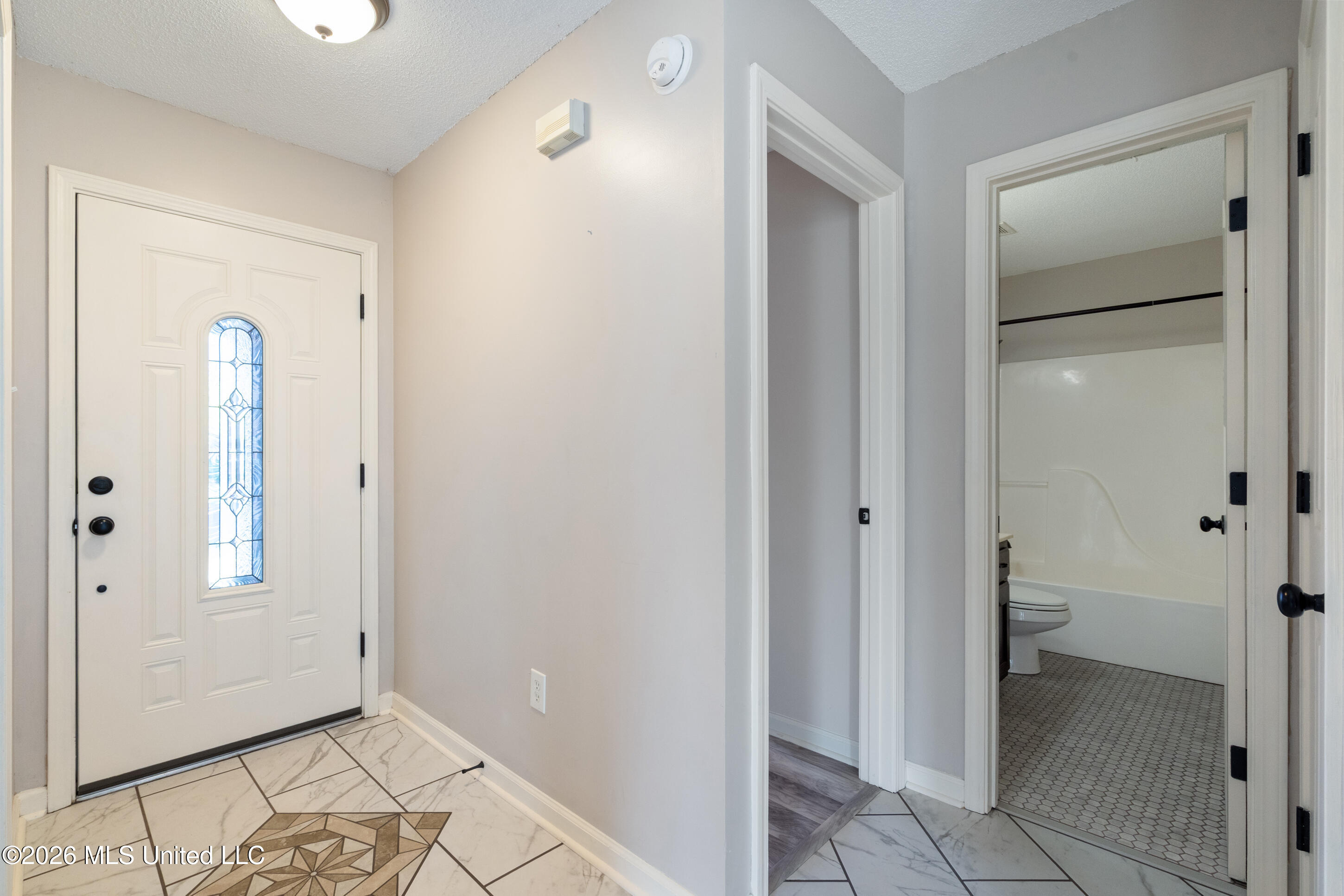 831 Lakemont Drive Property Photo 4
