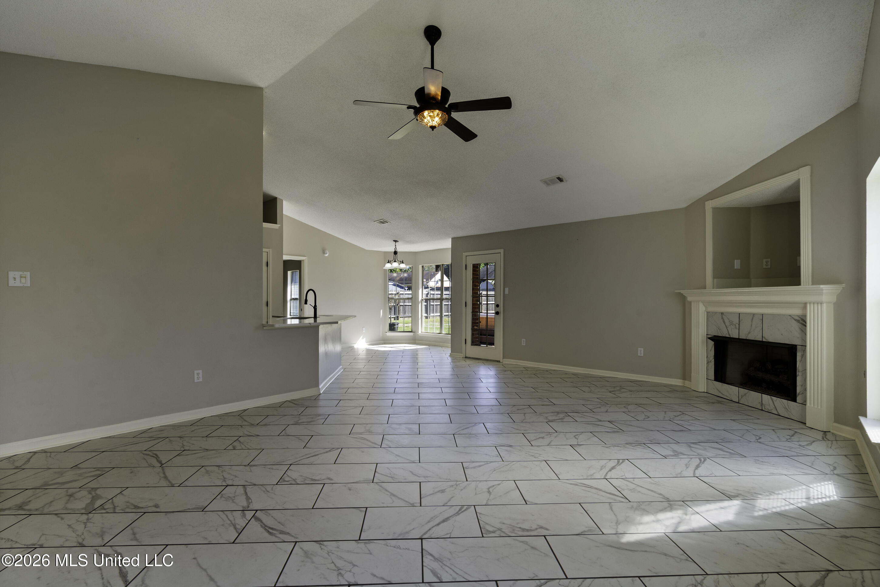 831 Lakemont Drive Property Photo 6