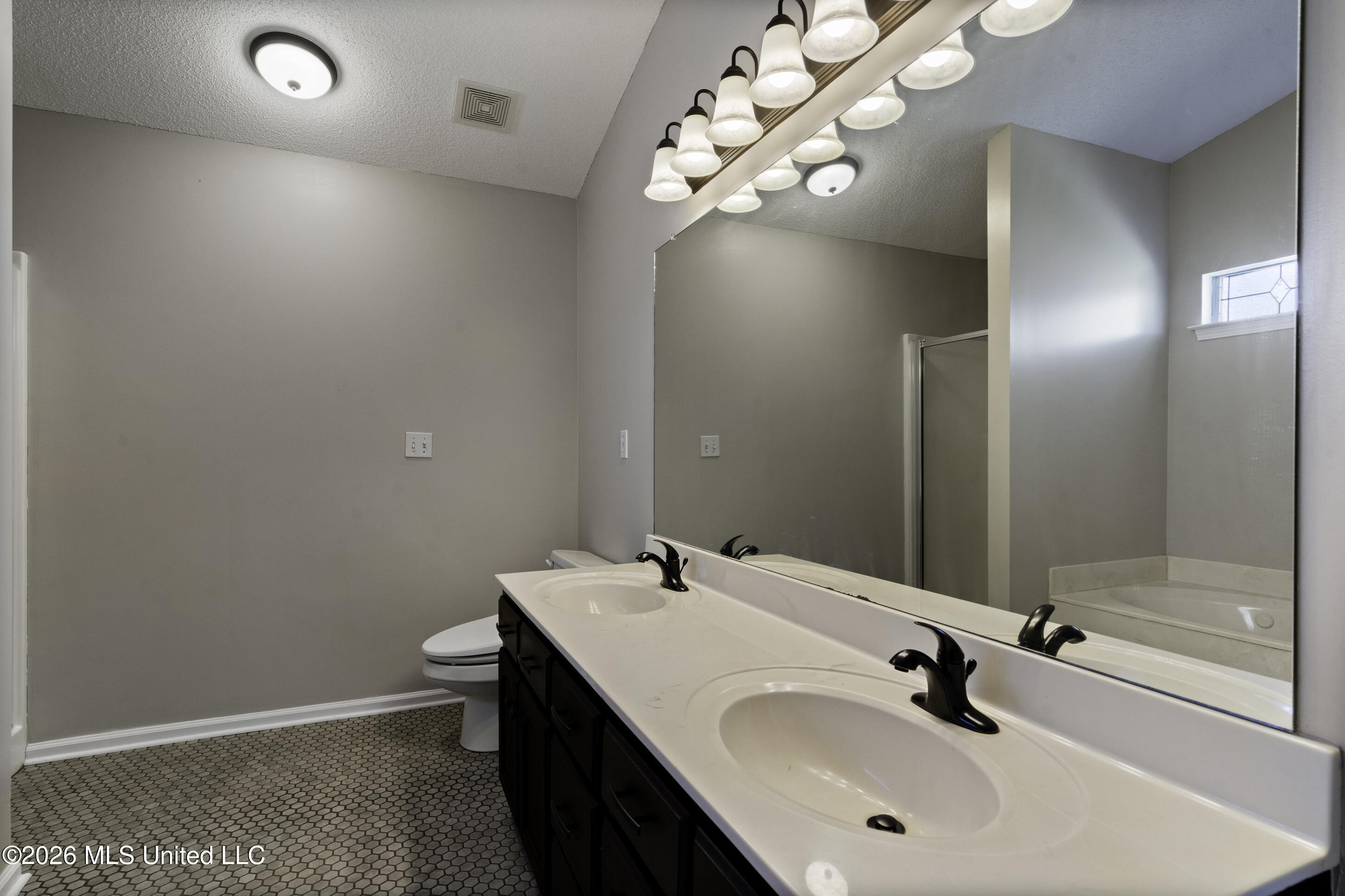 831 Lakemont Drive Property Photo 18