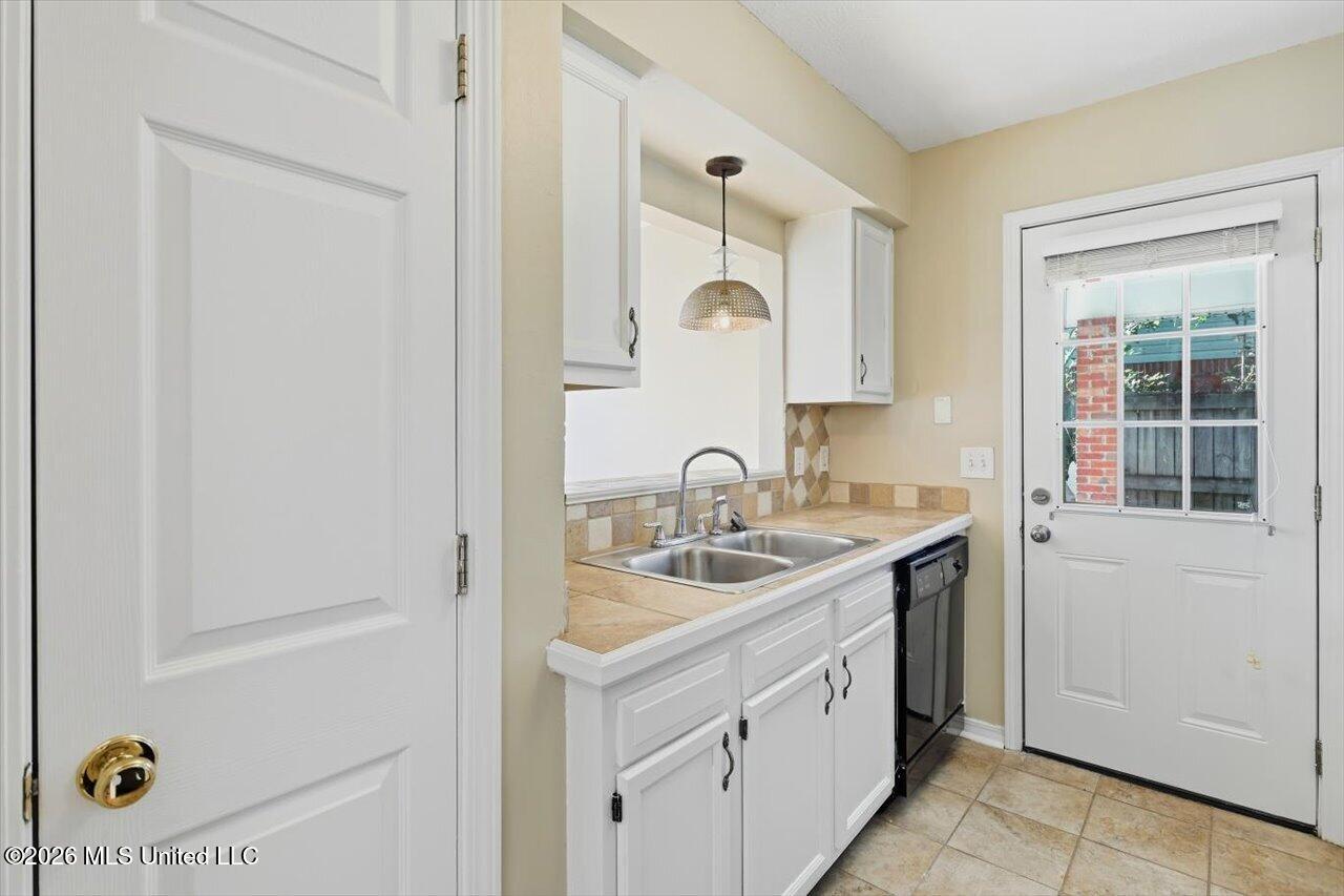 3687 Flynn Drive Property Photo 11