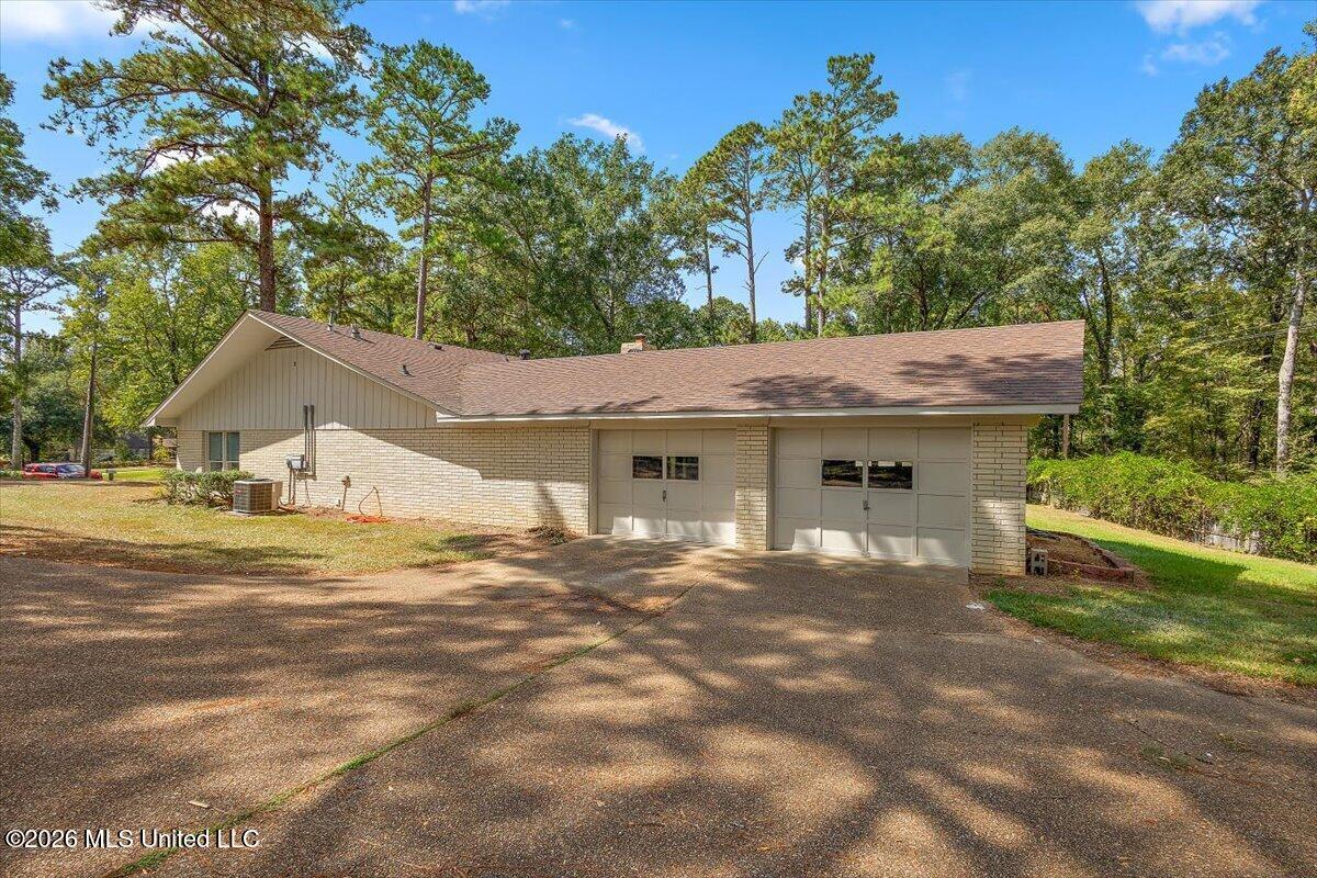 101 Susan Circle Property Photo 43