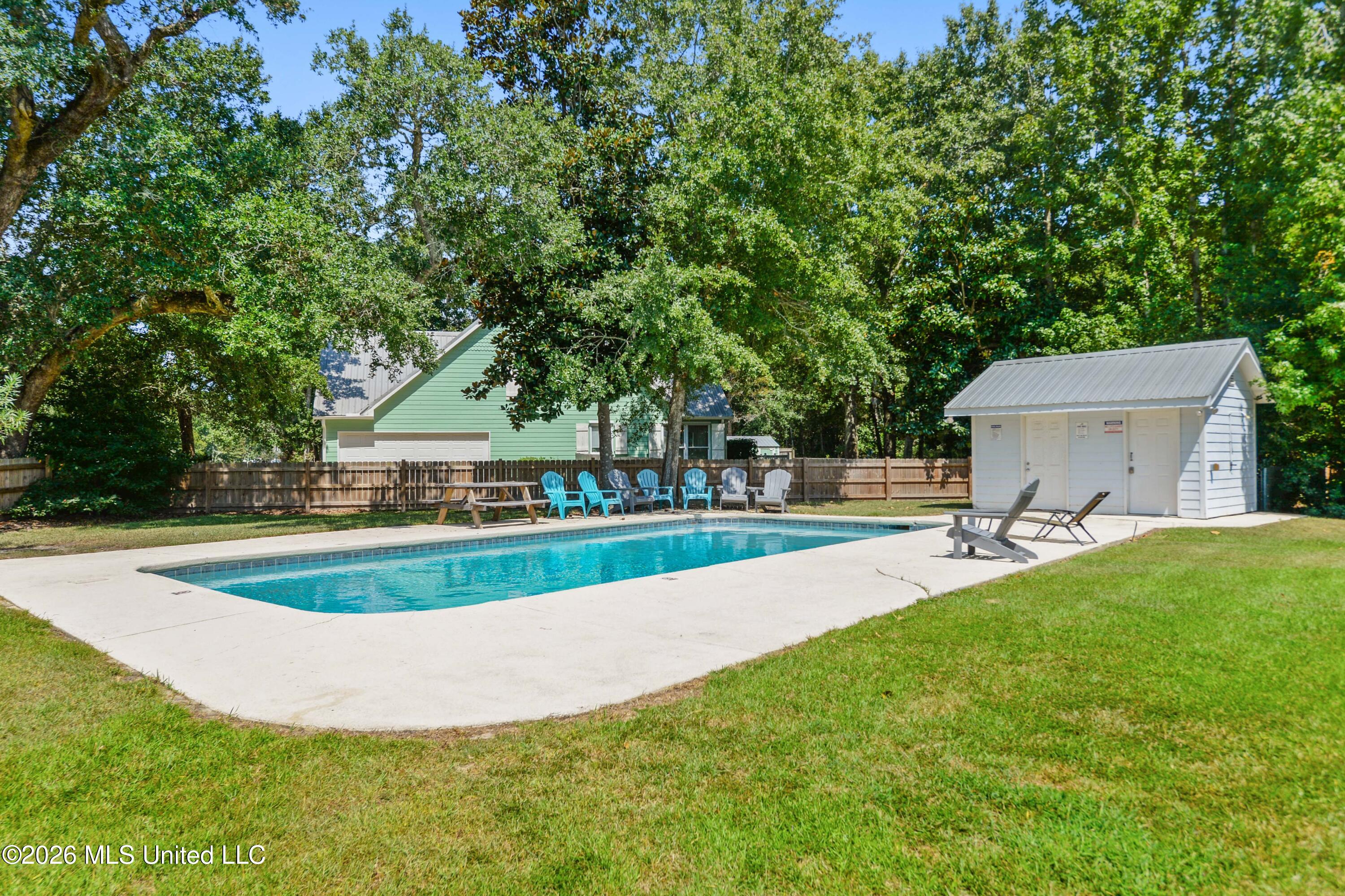 173 Blue Heron Cove Property Photo 3