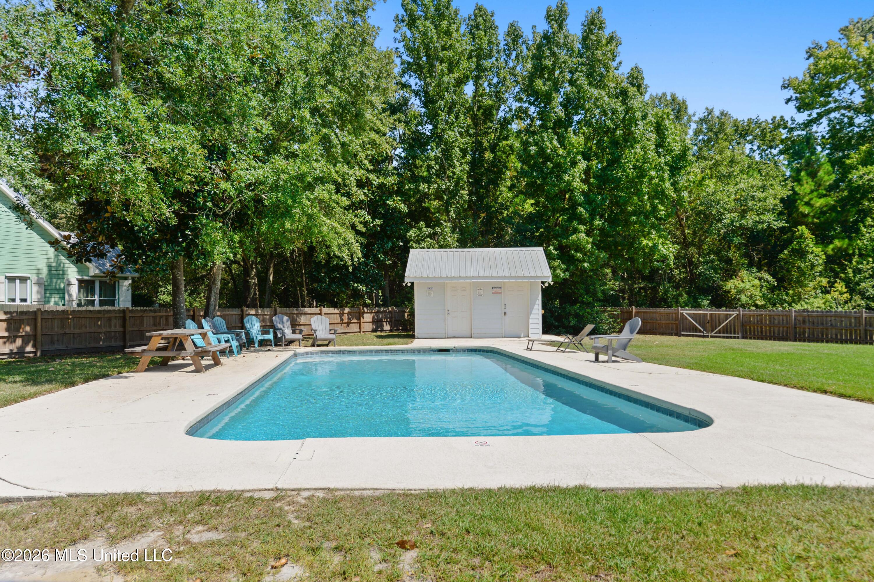 173 Blue Heron Cove Property Photo 4