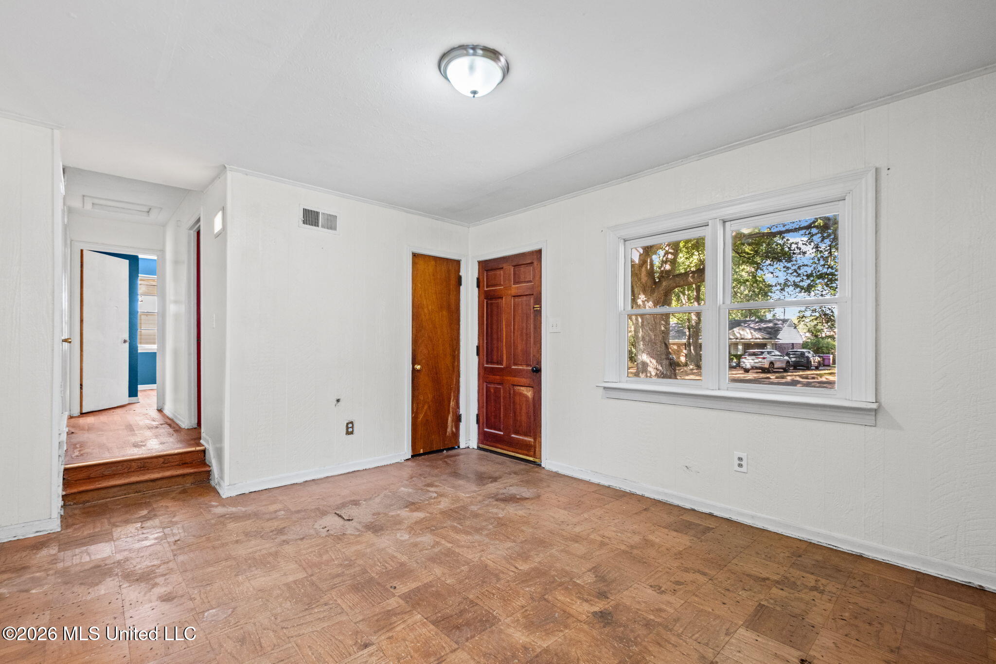 1633 Whitehead Drive Property Photo 3