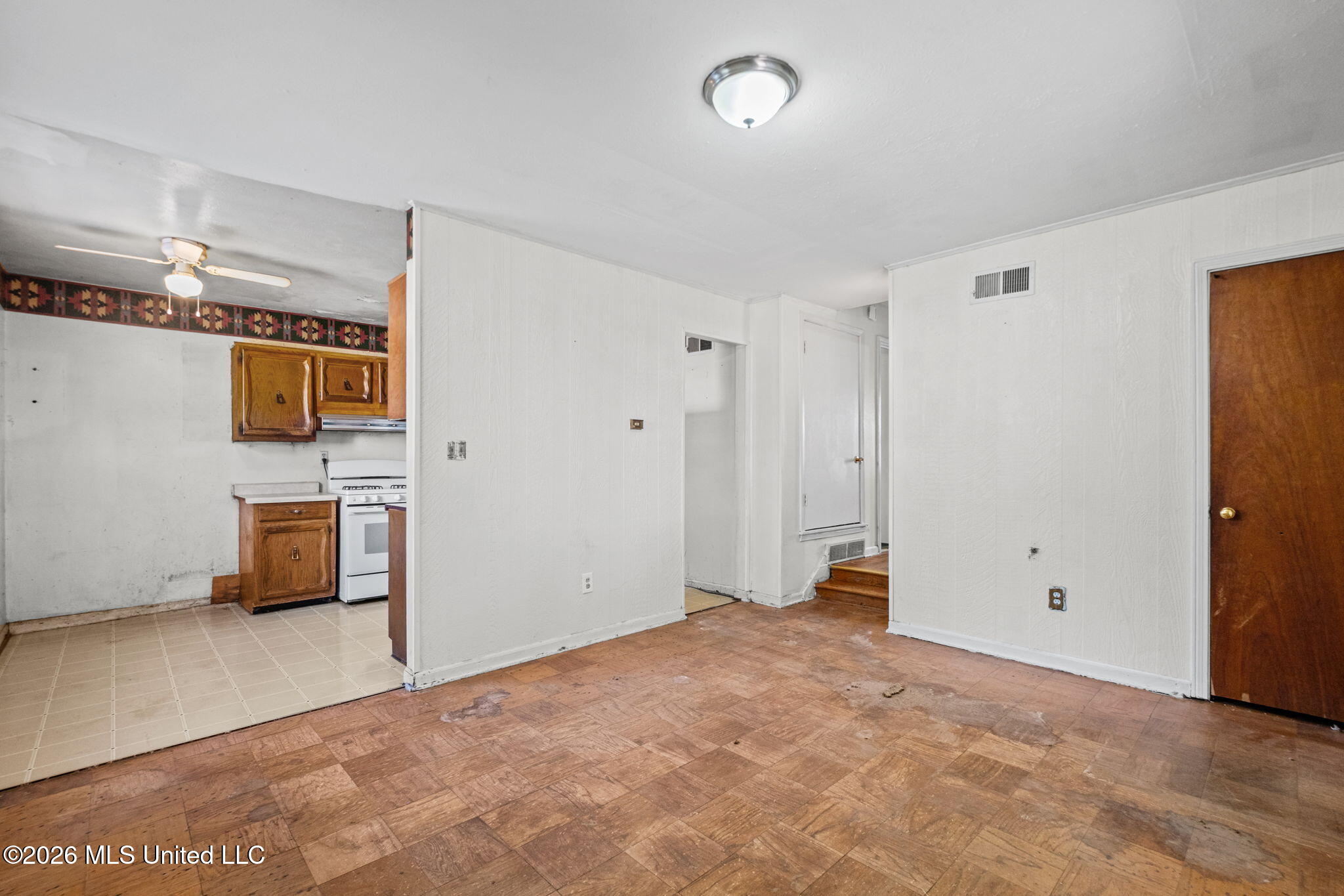 1633 Whitehead Drive Property Photo 4