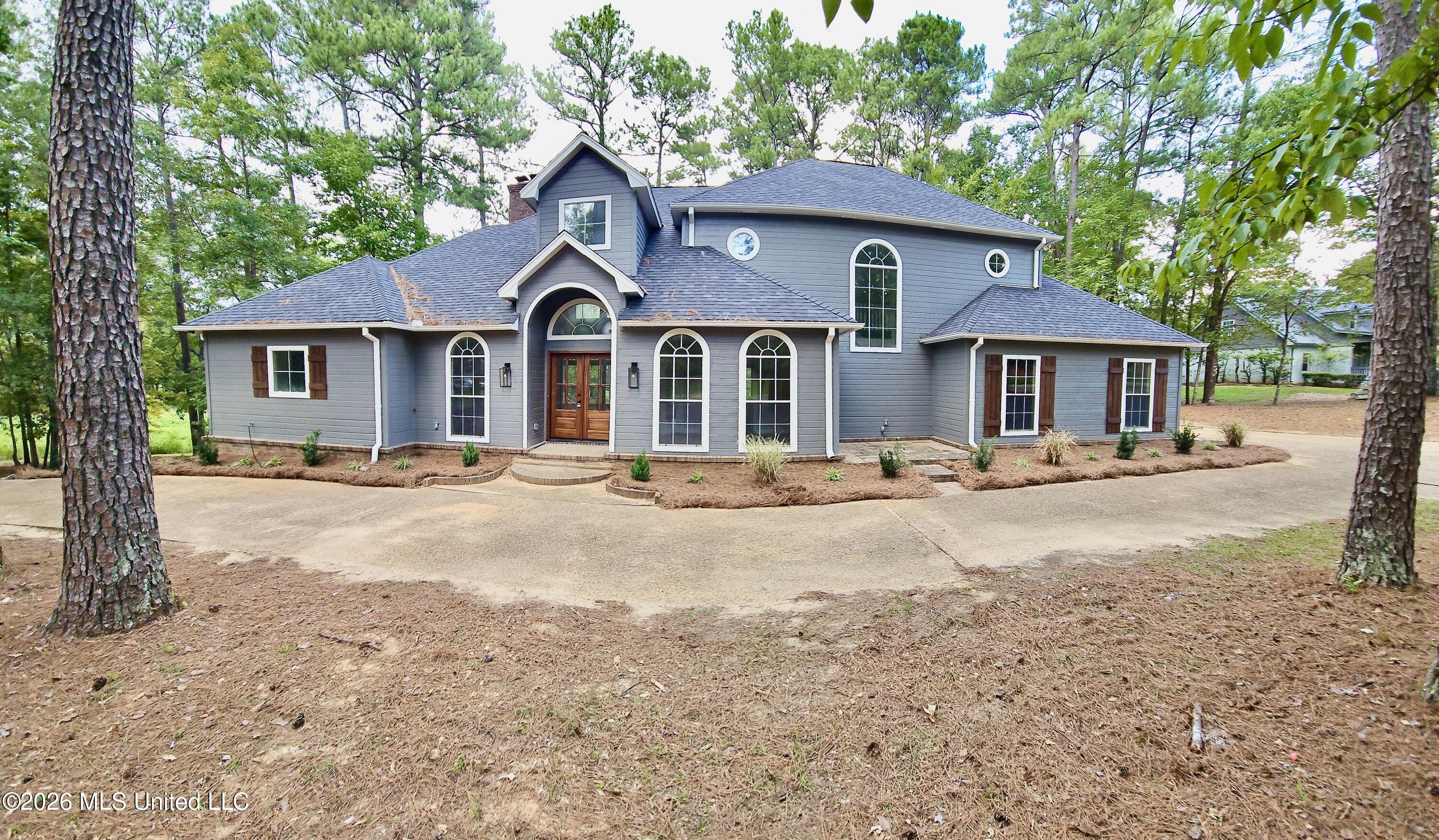 155 Bridlewood Drive Property Photo 3