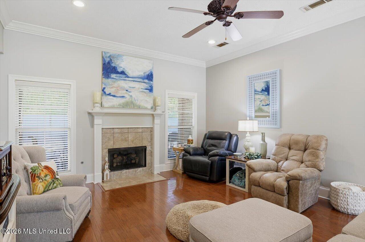 106 Mulberry Way Property Photo 7