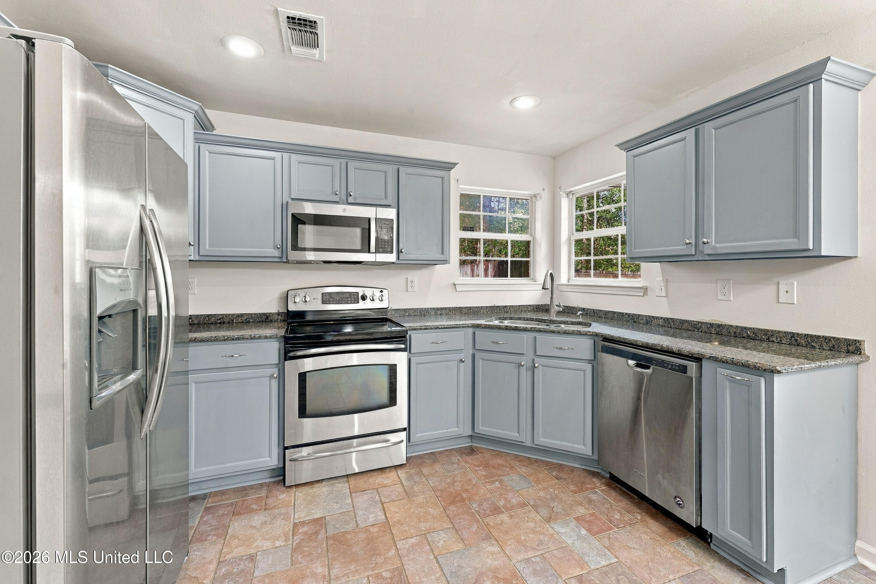8316 Kaleki Court Property Photo 2
