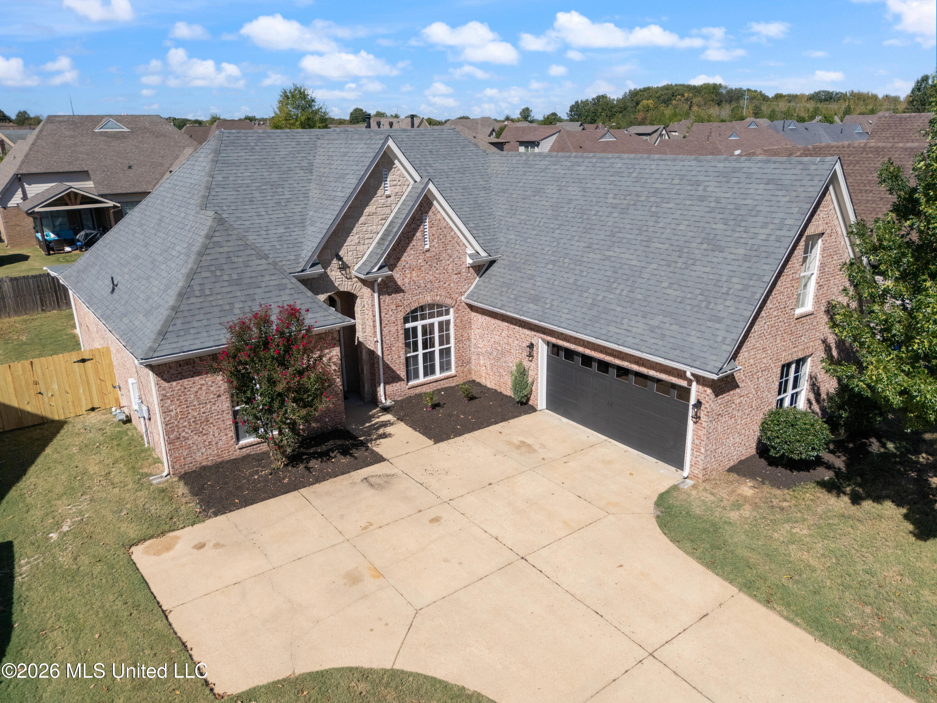 7081 Windswept Lane Property Photo 1