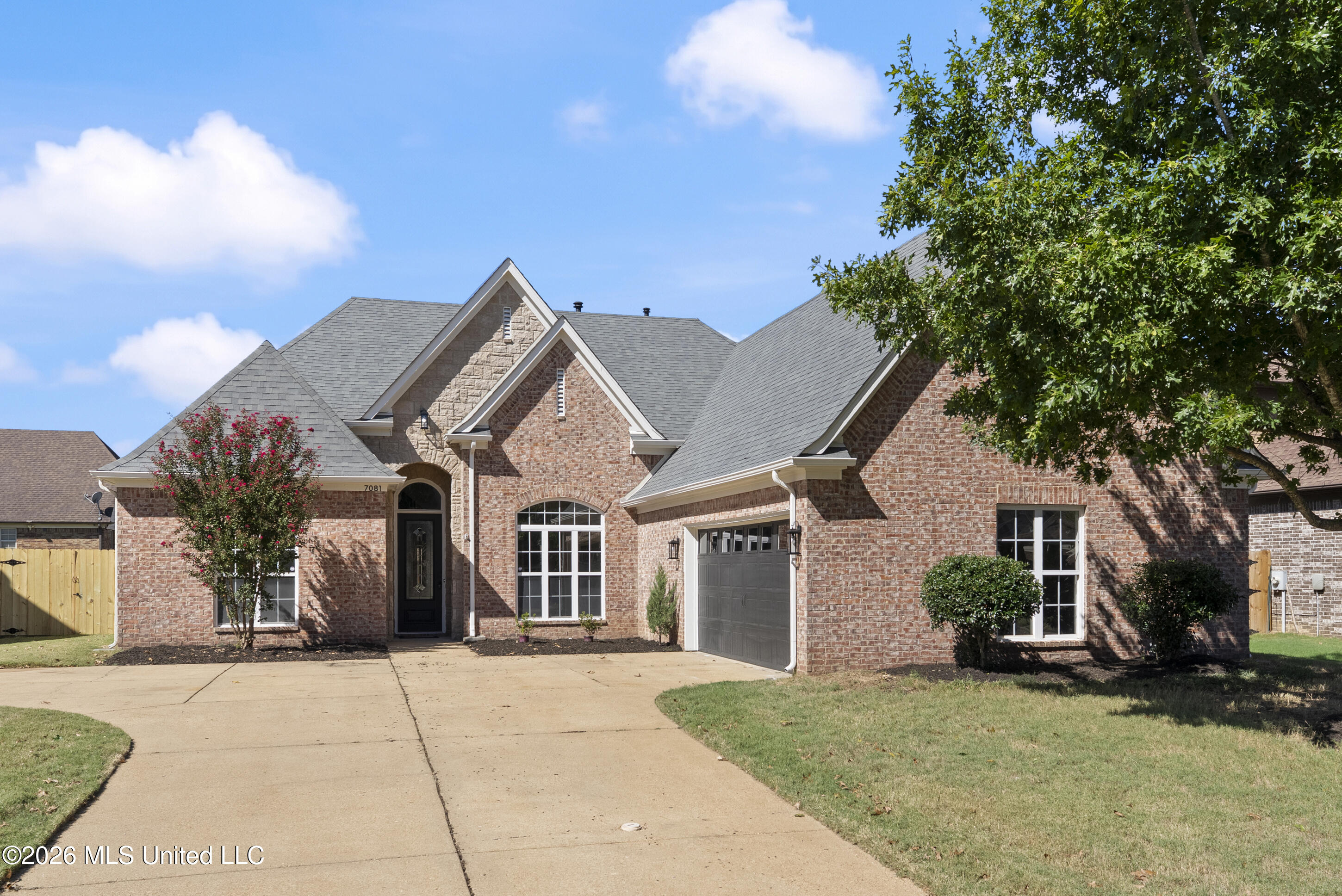 7081 Windswept Lane Property Photo 4