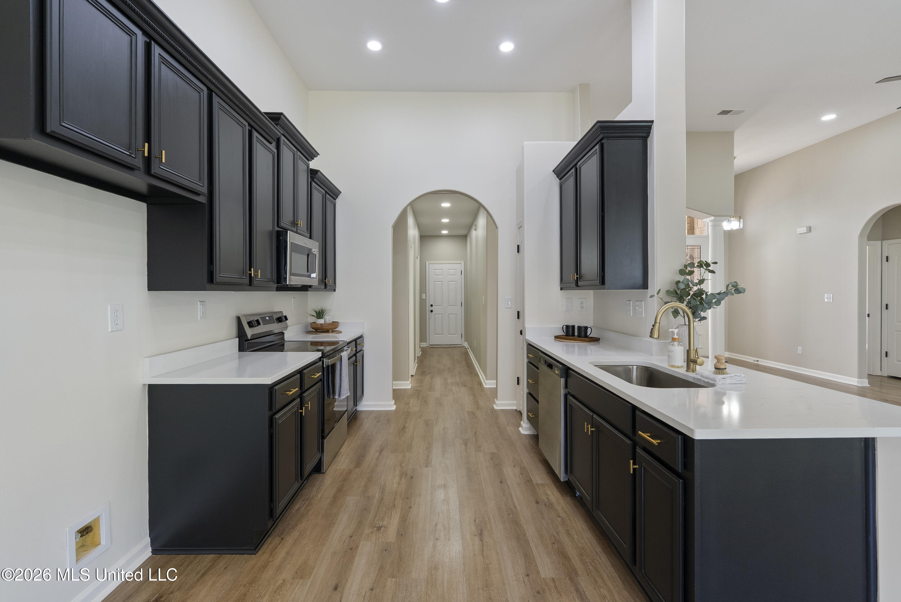 7081 Windswept Lane Property Photo 12