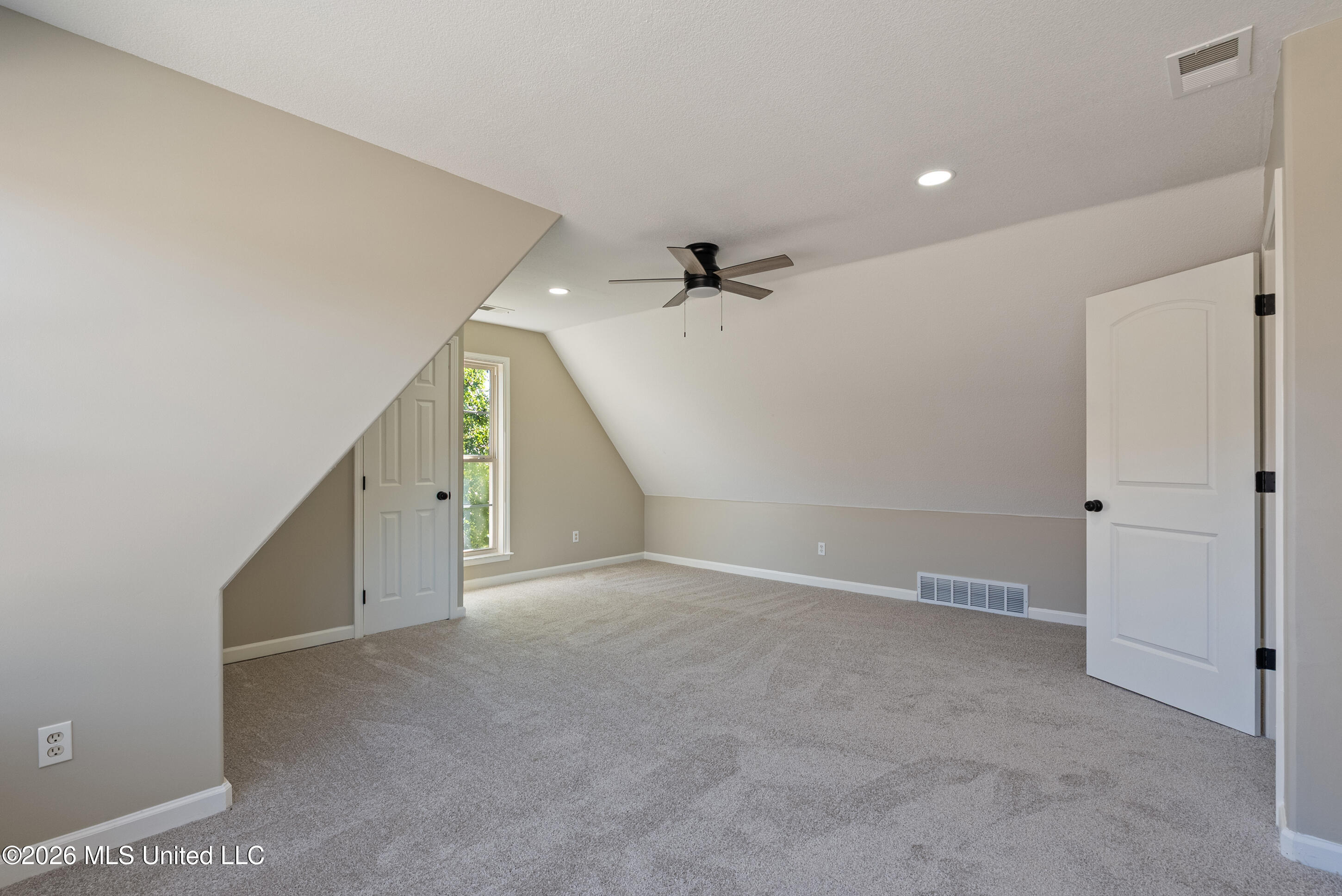 7081 Windswept Lane Property Photo 32