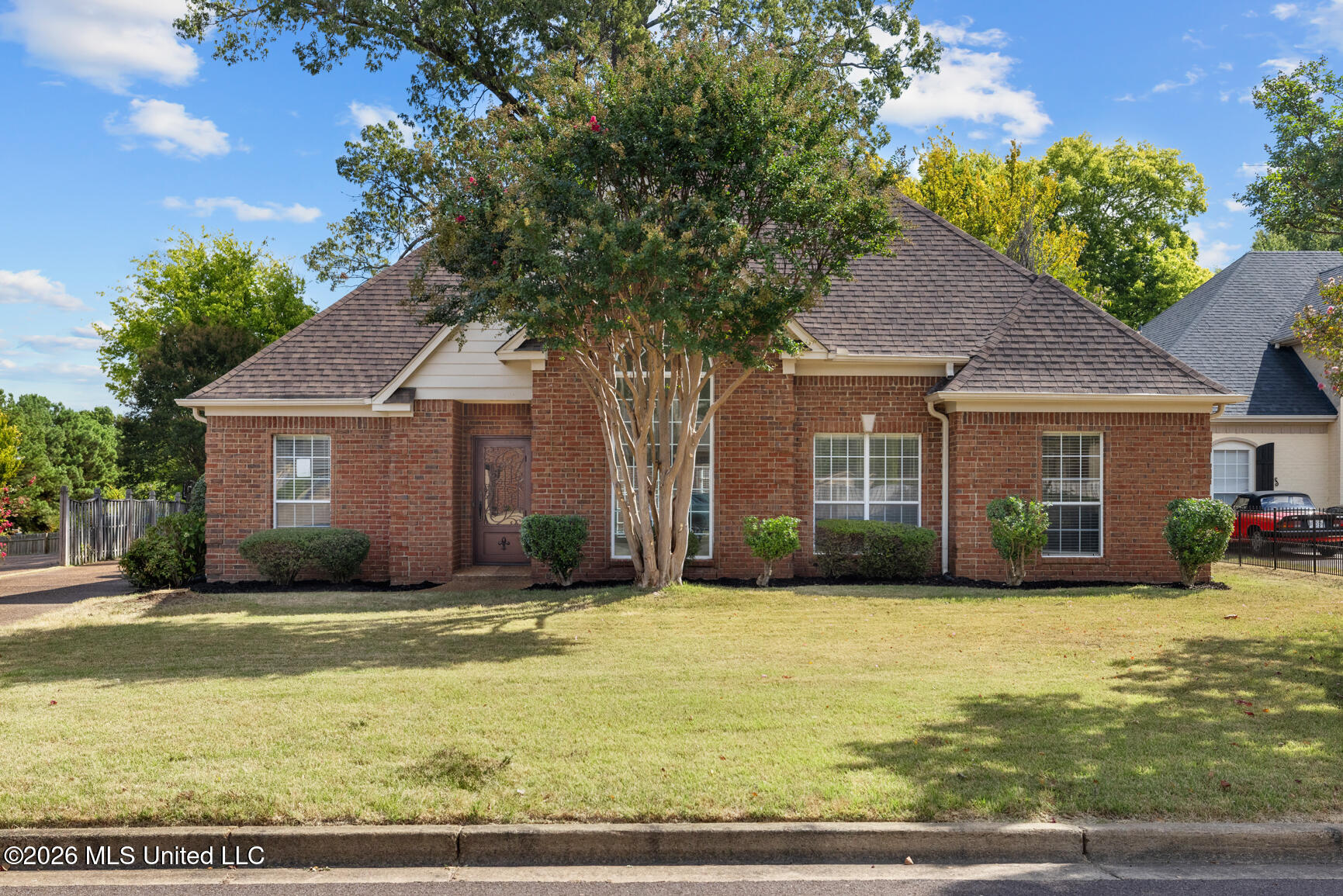 7204 Golden Oaks Loop Property Photo 1