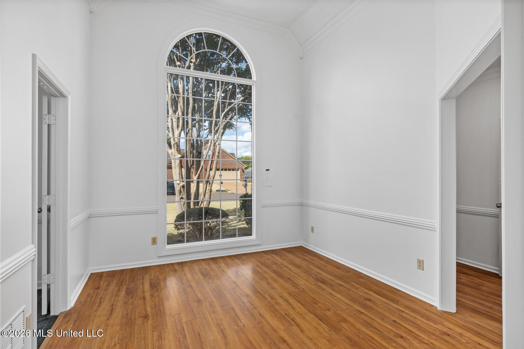 7204 Golden Oaks Loop Property Photo 9