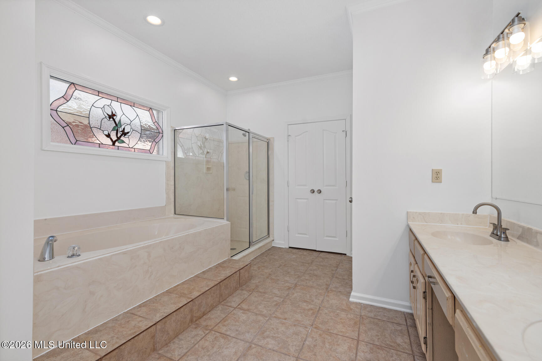 7204 Golden Oaks Loop Property Photo 21