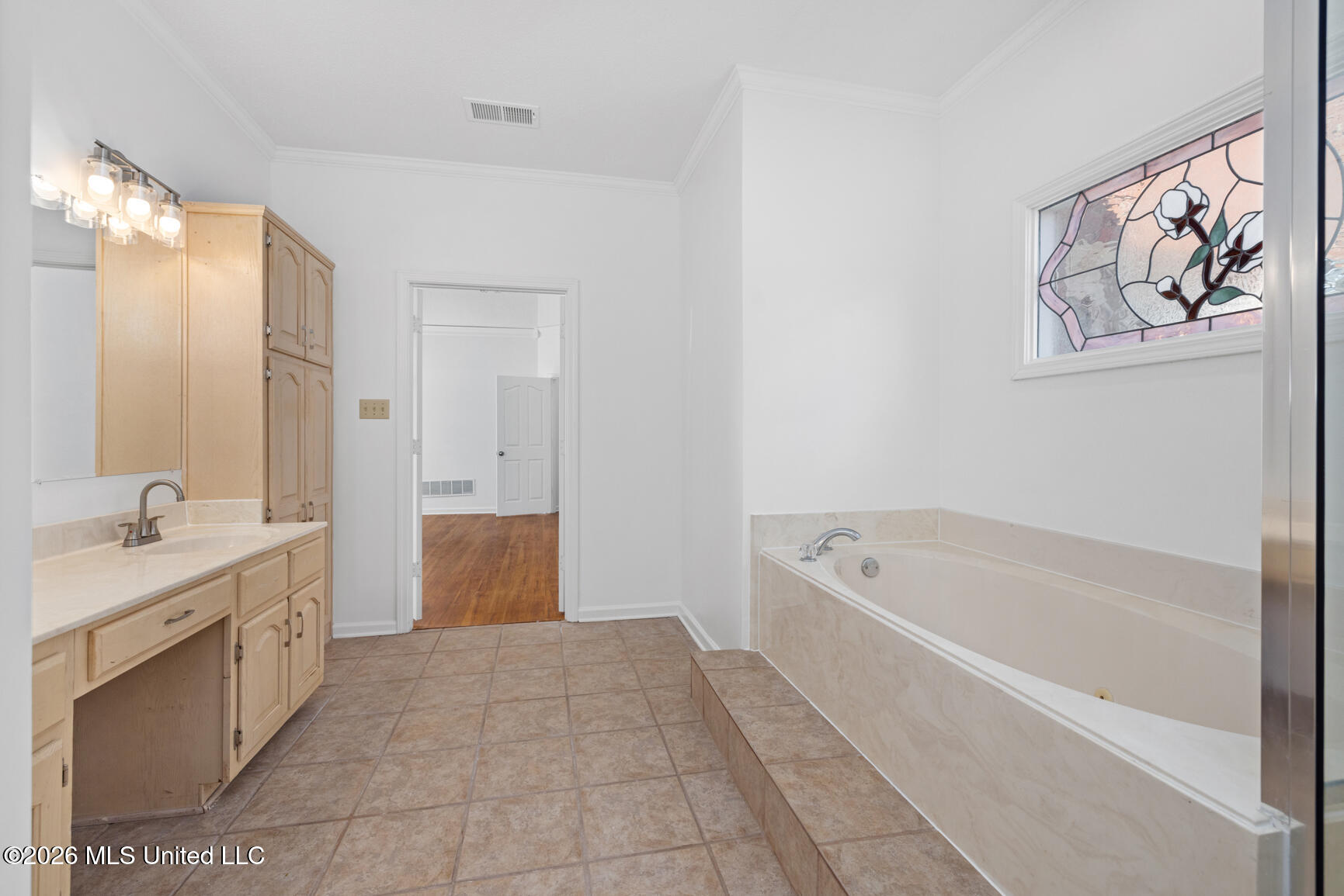 7204 Golden Oaks Loop Property Photo 23